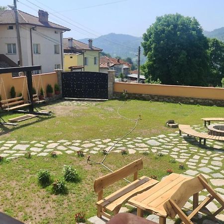 Guesthouse Nefertiti Смолян Экстерьер фото
